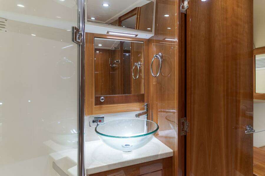 No Contingencies 44ft Riviera Yacht For Sale No Contingencies 44ft Riviera Yacht For Sale