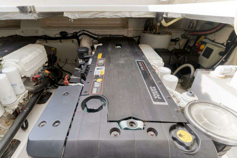 No Contingencies 44ft Riviera Yacht For Sale No Contingencies 44ft Riviera Yacht For Sale