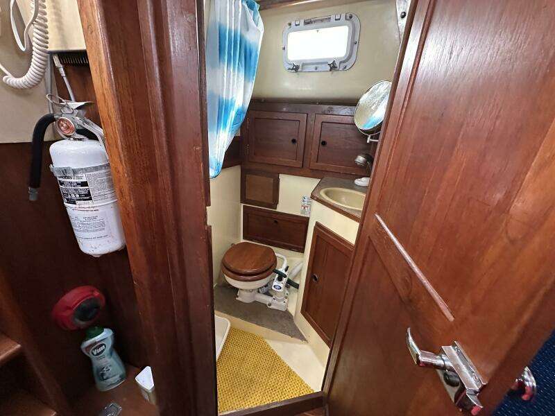 Phoenix VII 40ft Hughes Yacht For Sale