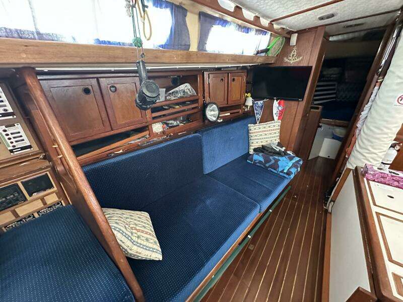 Phoenix VII 40ft Hughes Yacht For Sale