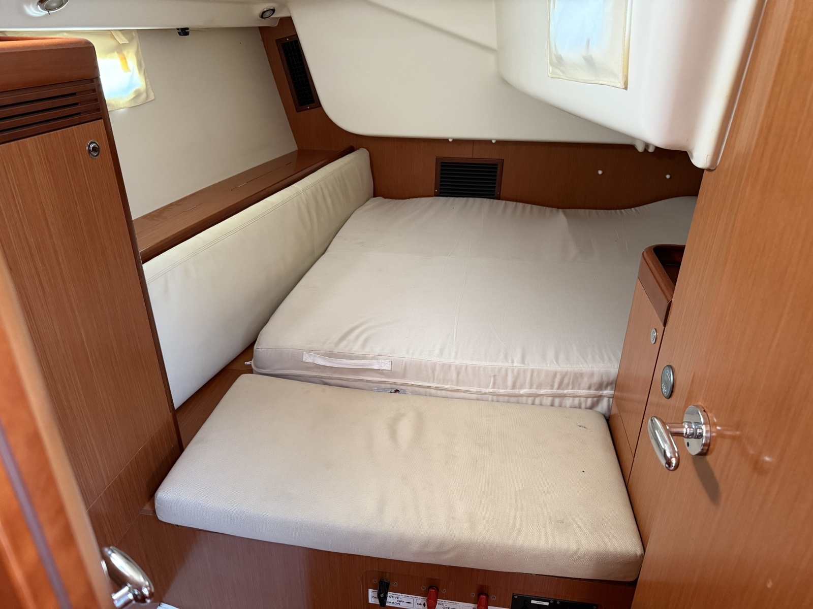 Beneteau 43