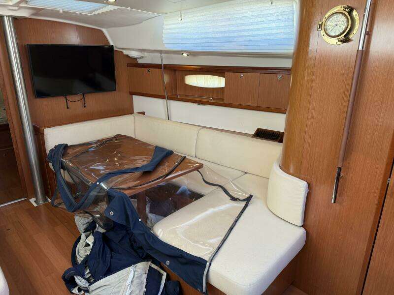 Star Chaser 43ft Beneteau Yacht For Sale