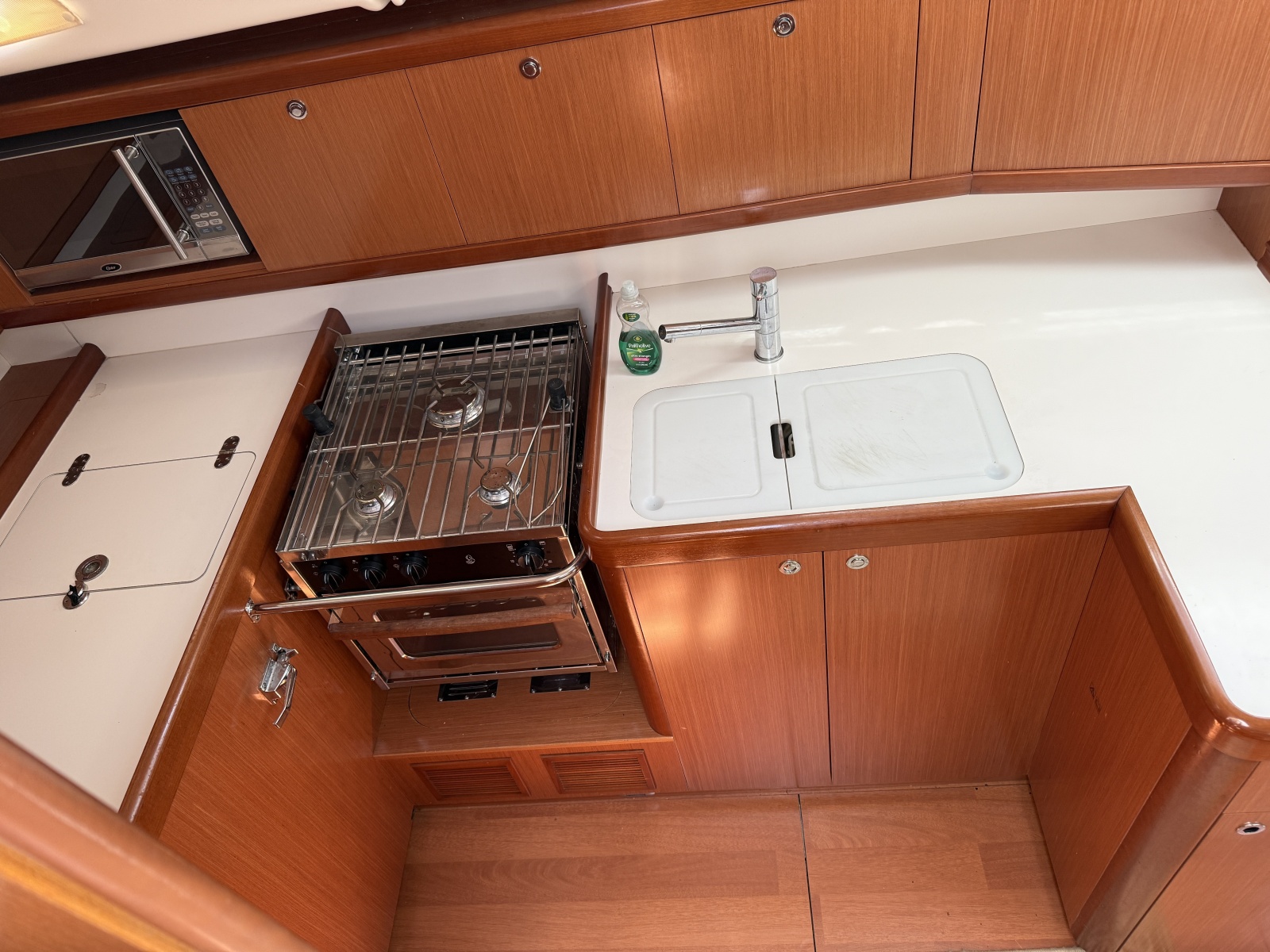 43' 2008 Beneteau Oceanis 43