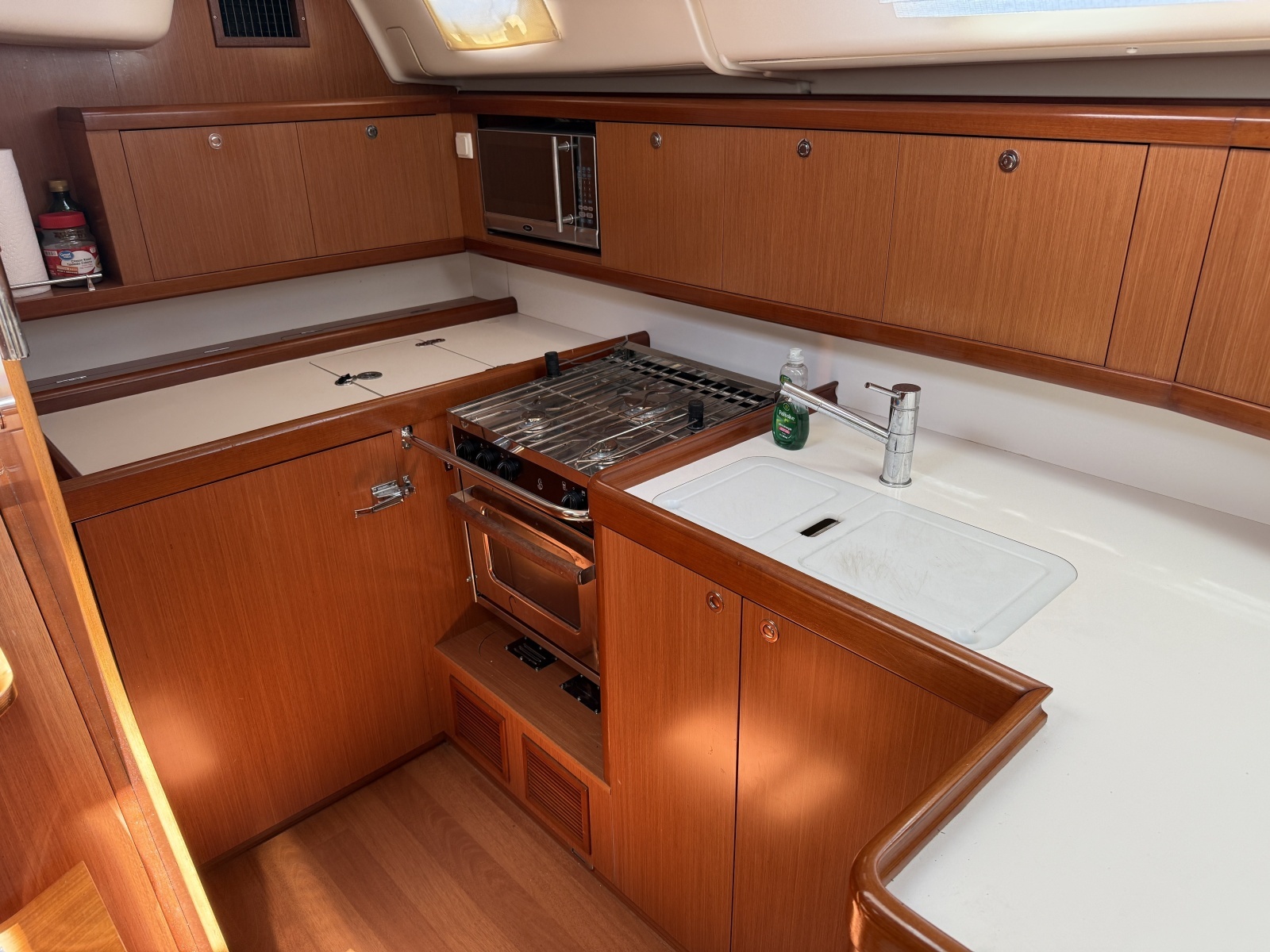 Beneteau 43