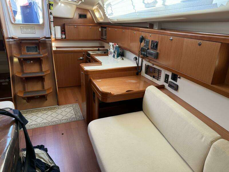 Star Chaser 43ft Beneteau Yacht For Sale