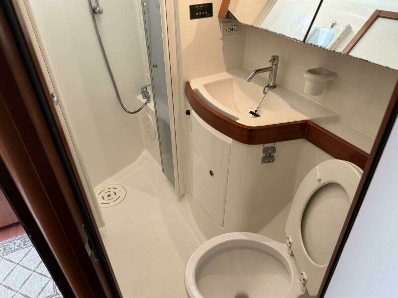 Star Chaser 43ft Beneteau Yacht For Sale