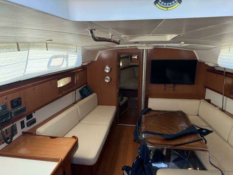 Star Chaser 43ft Beneteau Yacht For Sale