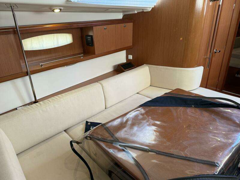 Star Chaser 43ft Beneteau Yacht For Sale