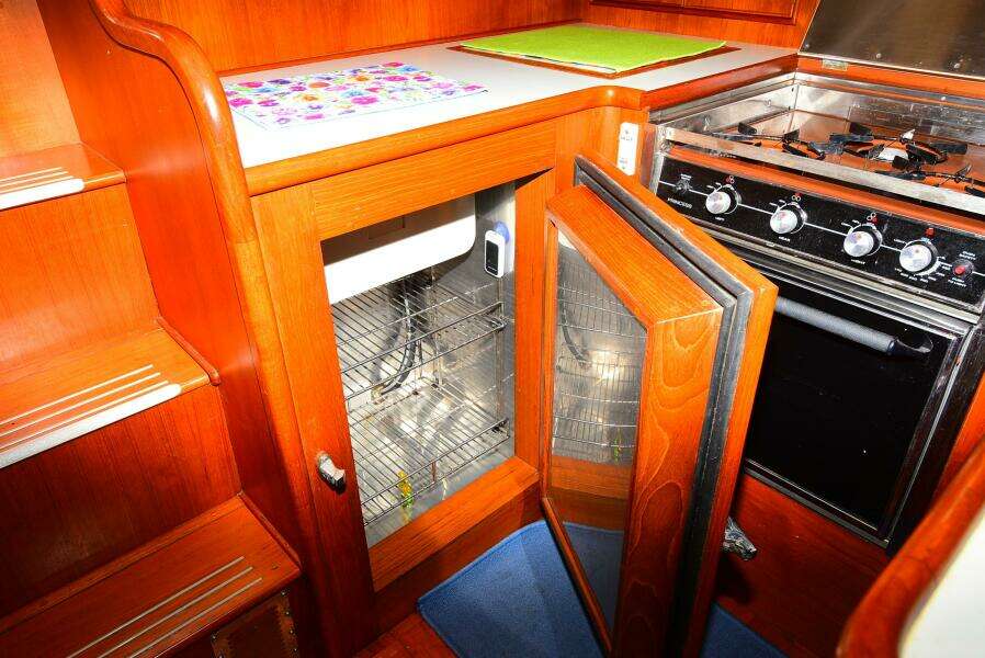 38ft Eastbay Yacht For Sale