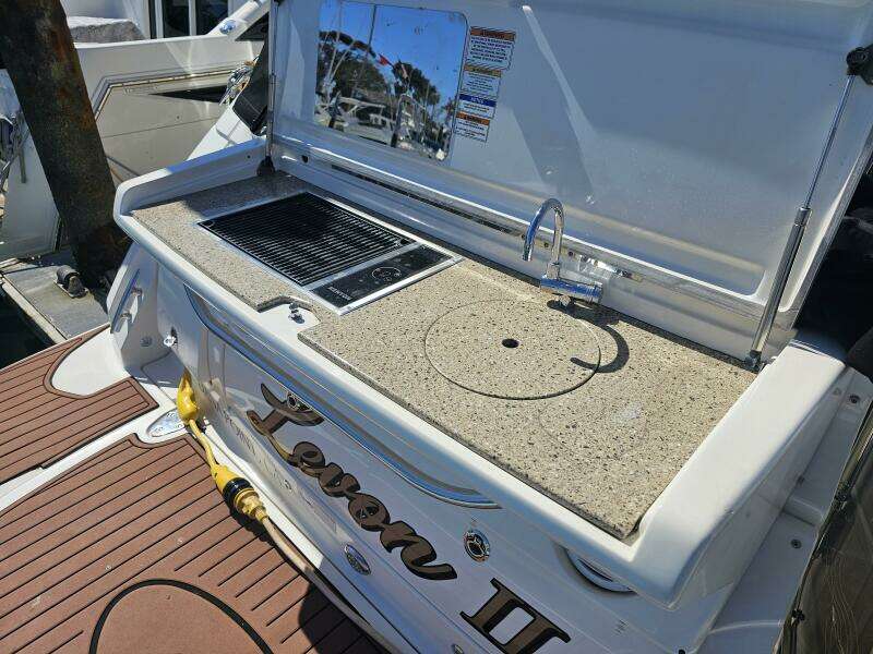 Levon II 35ft Sea Ray Yacht For Sale Levon II 35ft Sea Ray Yacht For Sale