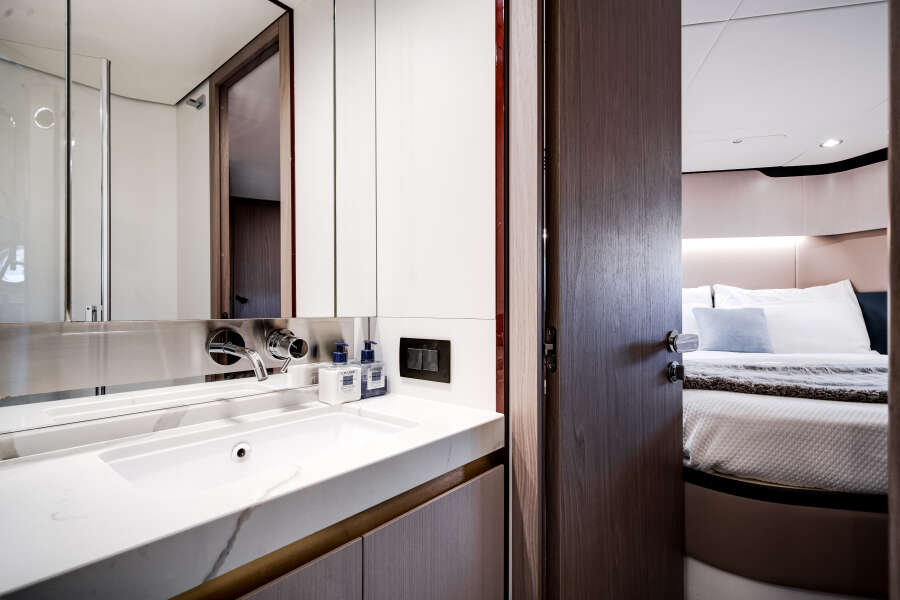 60ft Azimut Yacht For Sale 60ft Azimut Yacht For Sale