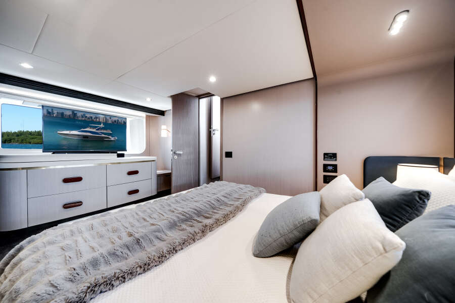 60ft Azimut Yacht For Sale 60ft Azimut Yacht For Sale