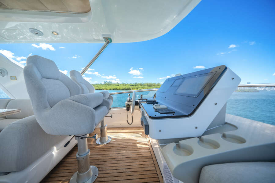 60ft Azimut Yacht For Sale