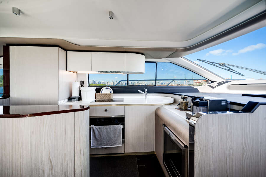 60ft Azimut Yacht For Sale 60ft Azimut Yacht For Sale