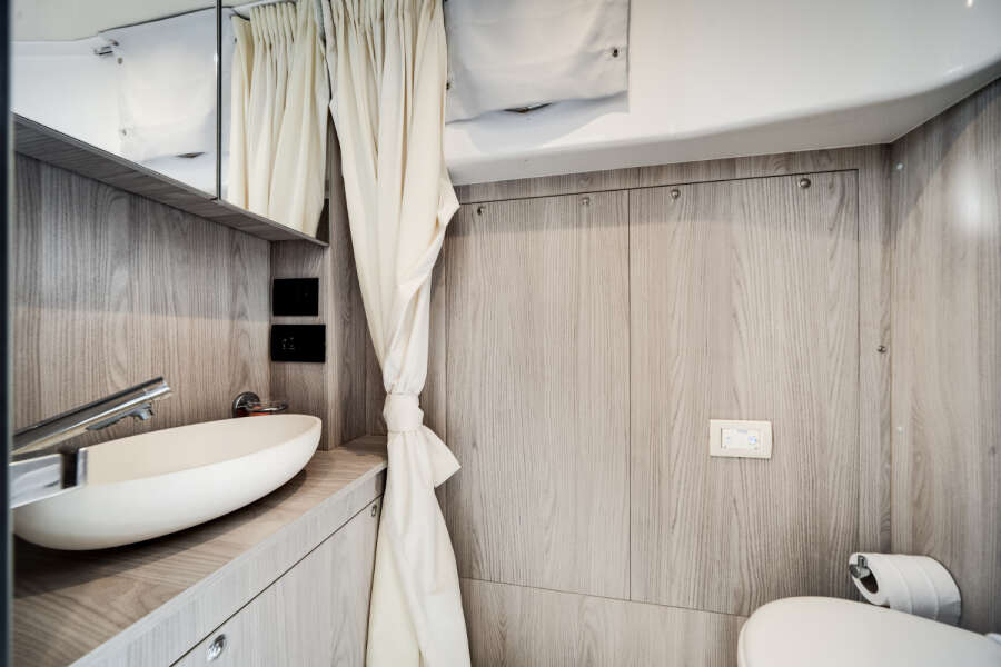 60ft Azimut Yacht For Sale