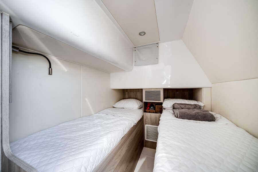 60ft Azimut Yacht For Sale 60ft Azimut Yacht For Sale