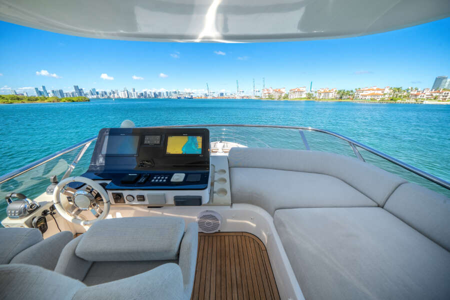 60ft Azimut Yacht For Sale