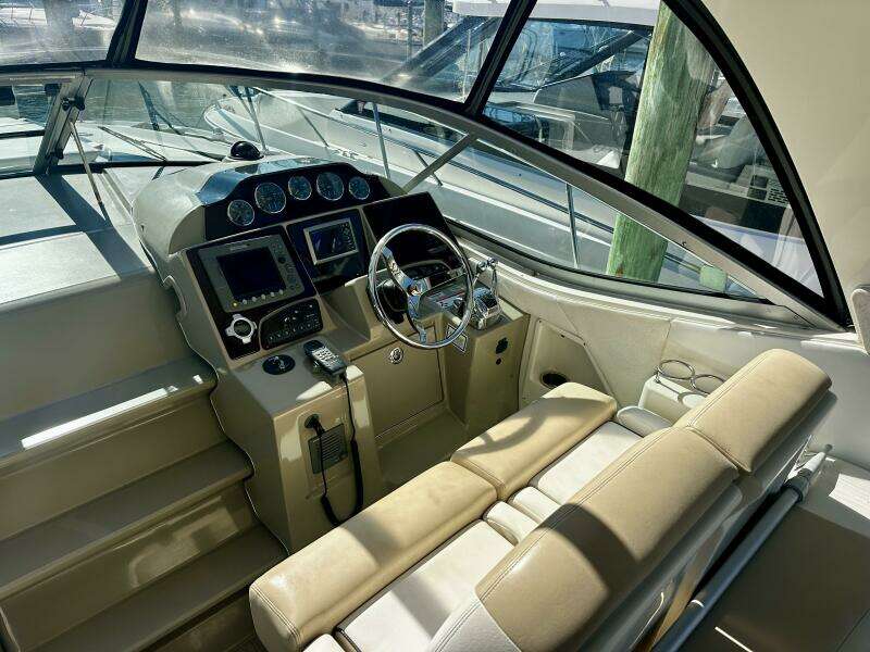 AMBER WAVES 35ft Sea Ray Yacht For Sale