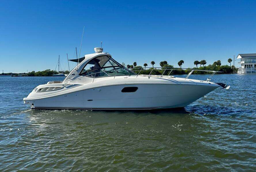 AMBER WAVES 35ft Sea Ray Yacht For Sale