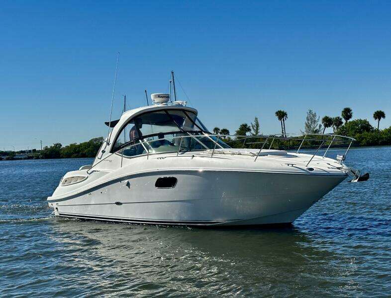 AMBER WAVES 35ft Sea Ray Yacht For Sale