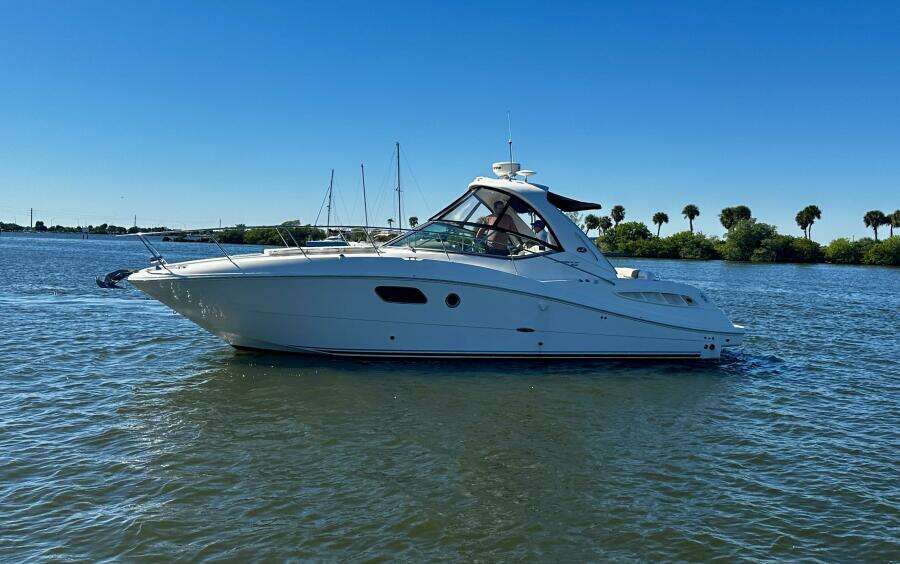 AMBER WAVES 35ft Sea Ray Yacht For Sale