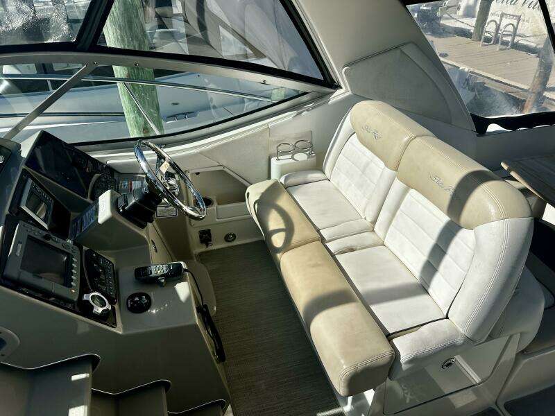 AMBER WAVES 35ft Sea Ray Yacht For Sale