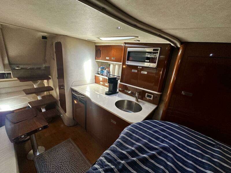 AMBER WAVES 35ft Sea Ray Yacht For Sale