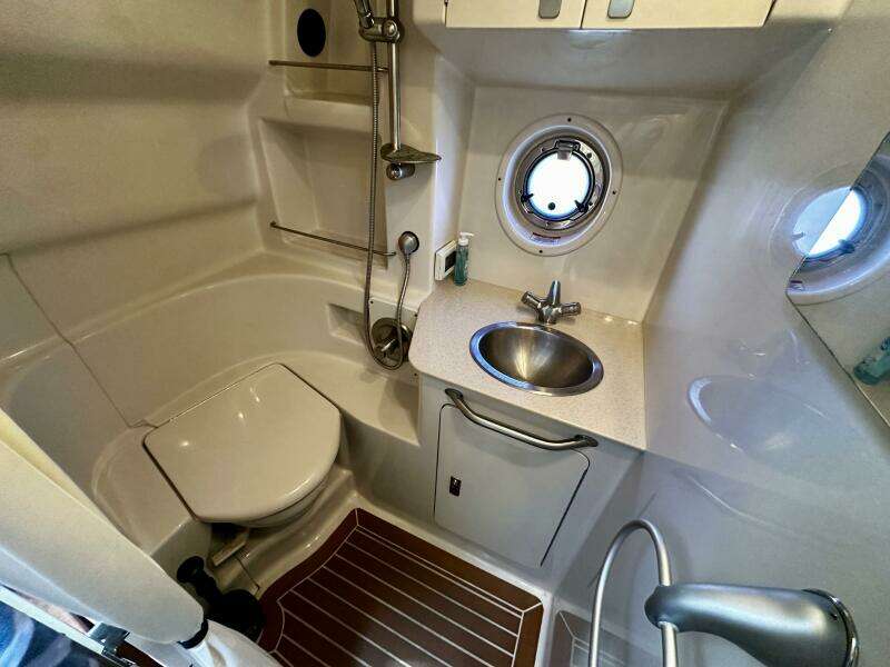 AMBER WAVES 35ft Sea Ray Yacht For Sale