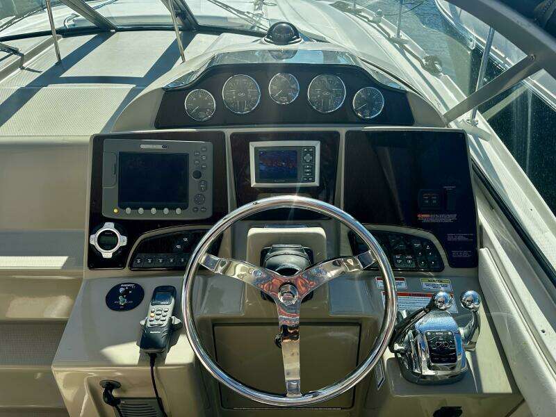 AMBER WAVES 35ft Sea Ray Yacht For Sale