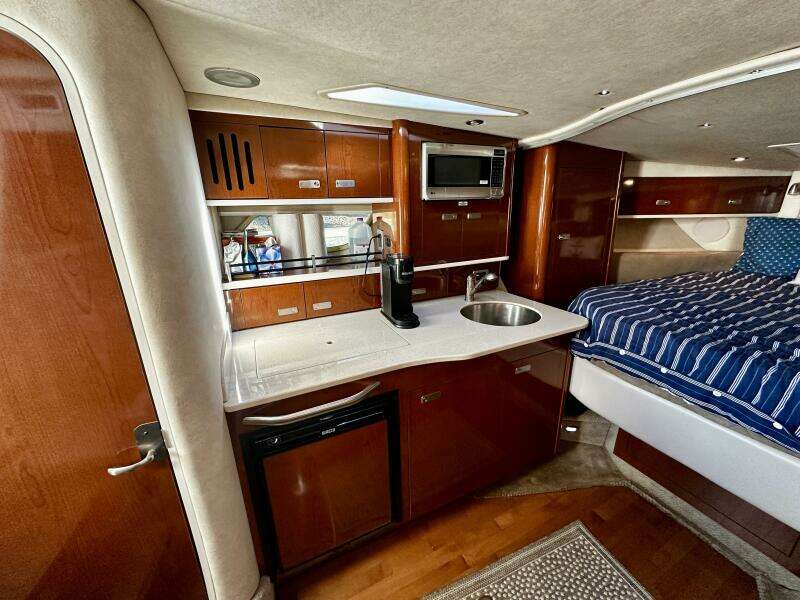 AMBER WAVES 35ft Sea Ray Yacht For Sale