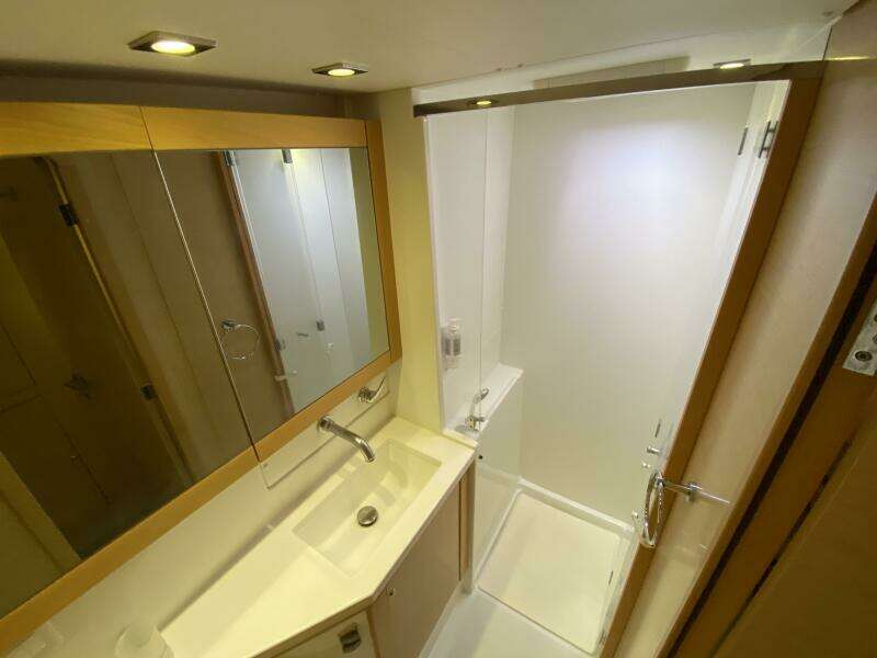 ARN 45ft Lagoon Yacht For Sale ARN 45ft Lagoon Yacht For Sale