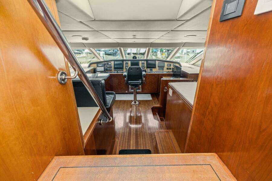DIRT POOR 118ft Trinity Yachts Yacht For Sale DIRT POOR 118ft Trinity Yachts Yacht For Sale