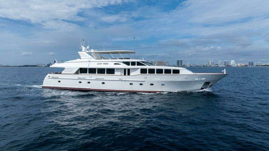 DIRT POOR 118ft Trinity Yachts Yacht For Sale