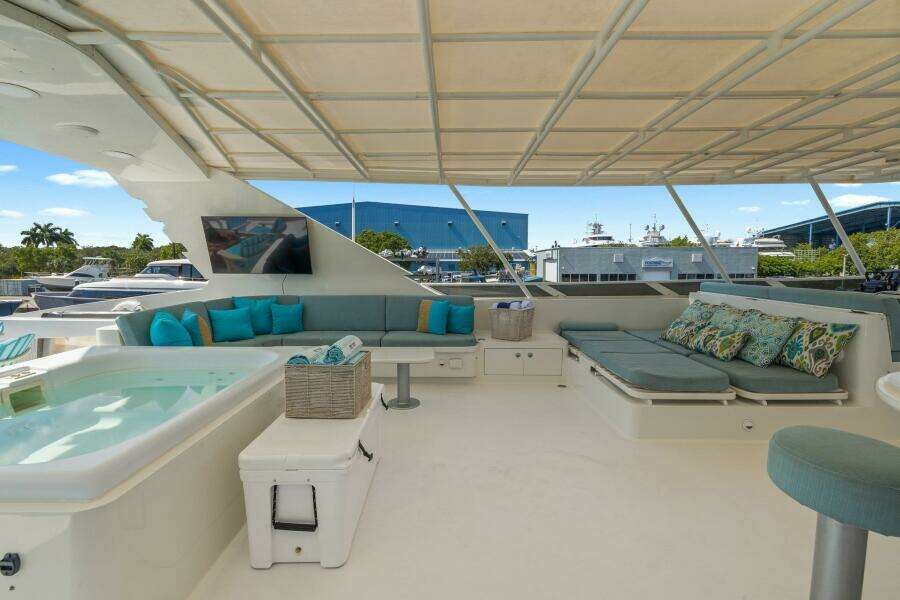 DIRT POOR 118ft Trinity Yachts Yacht For Sale DIRT POOR 118ft Trinity Yachts Yacht For Sale