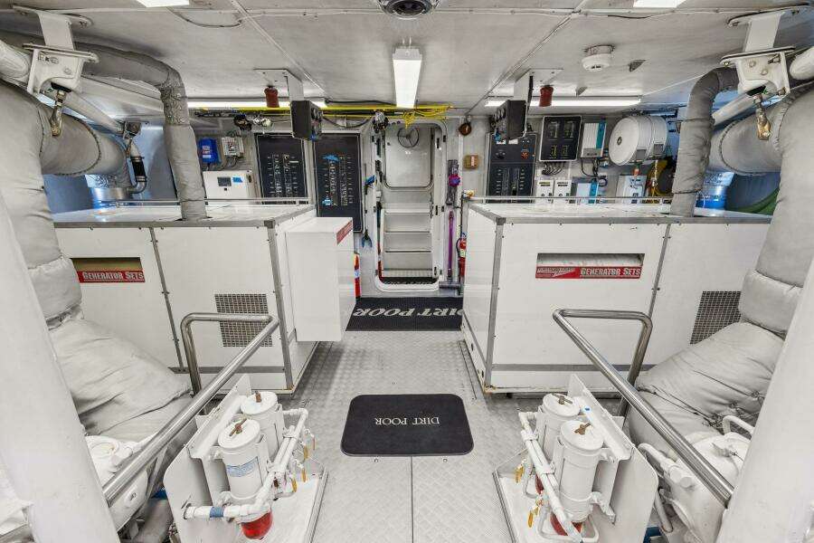 DIRT POOR 118ft Trinity Yachts Yacht For Sale DIRT POOR 118ft Trinity Yachts Yacht For Sale