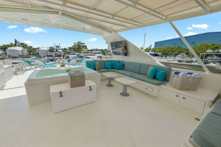 DIRT POOR 118ft Trinity Yachts Yacht For Sale DIRT POOR 118ft Trinity Yachts Yacht For Sale