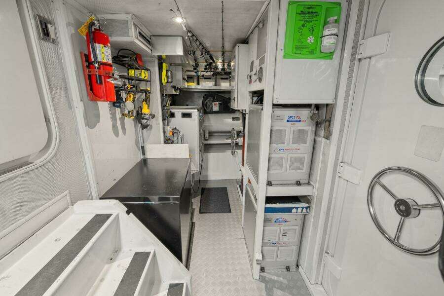 DIRT POOR 118ft Trinity Yachts Yacht For Sale DIRT POOR 118ft Trinity Yachts Yacht For Sale