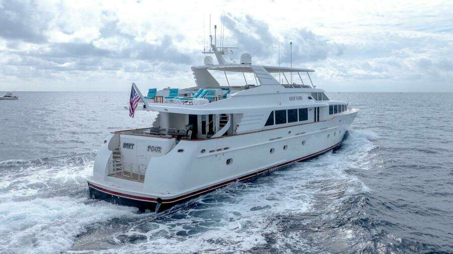 DIRT POOR 118ft Trinity Yachts Yacht For Sale