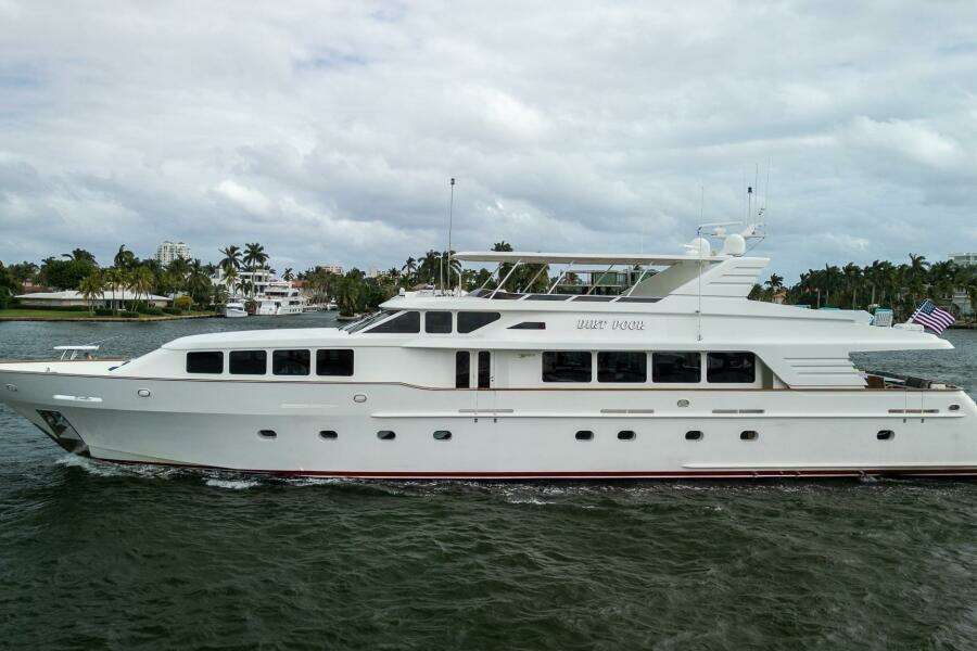 DIRT POOR 118ft Trinity Yachts Yacht For Sale DIRT POOR 118ft Trinity Yachts Yacht For Sale