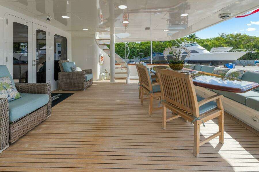 DIRT POOR 118ft Trinity Yachts Yacht For Sale DIRT POOR 118ft Trinity Yachts Yacht For Sale