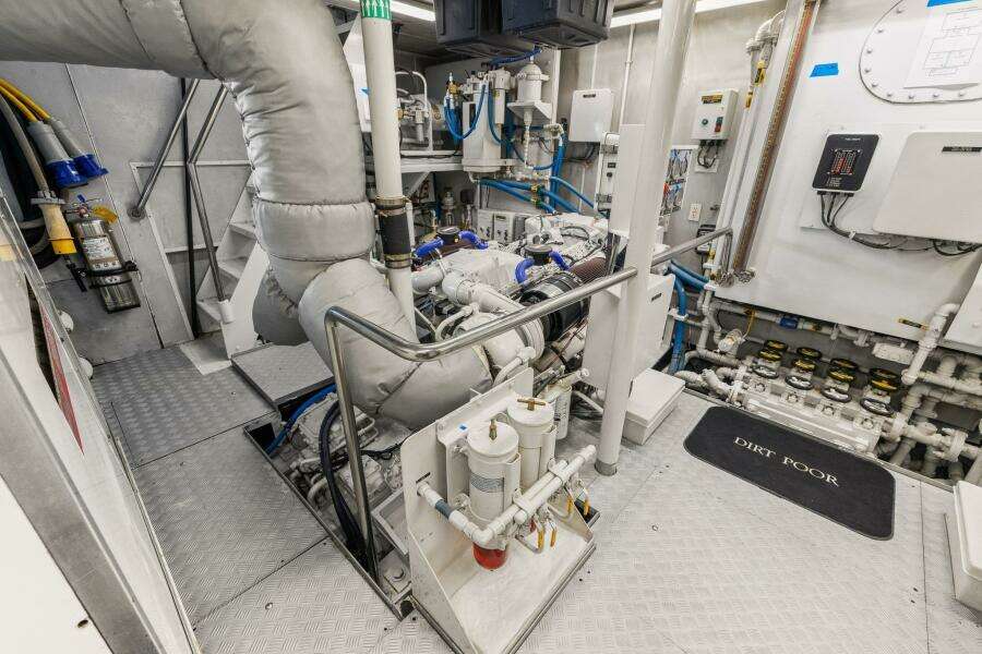 DIRT POOR 118ft Trinity Yachts Yacht For Sale DIRT POOR 118ft Trinity Yachts Yacht For Sale