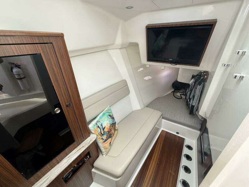 36ft Pursuit Yacht For Sale