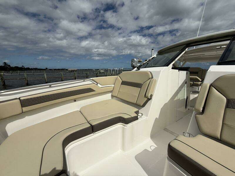 36ft Pursuit Yacht For Sale