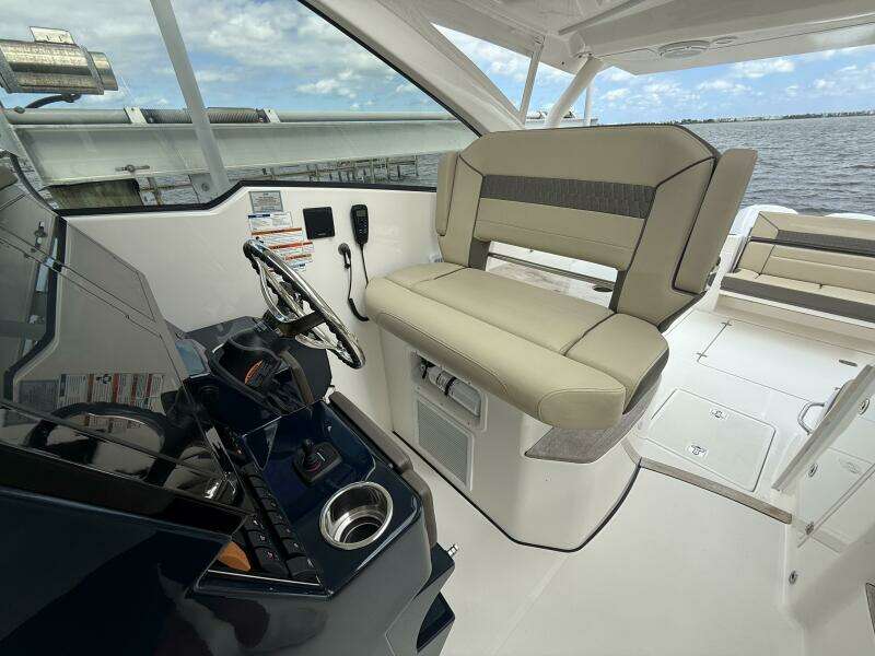 36ft Pursuit Yacht For Sale