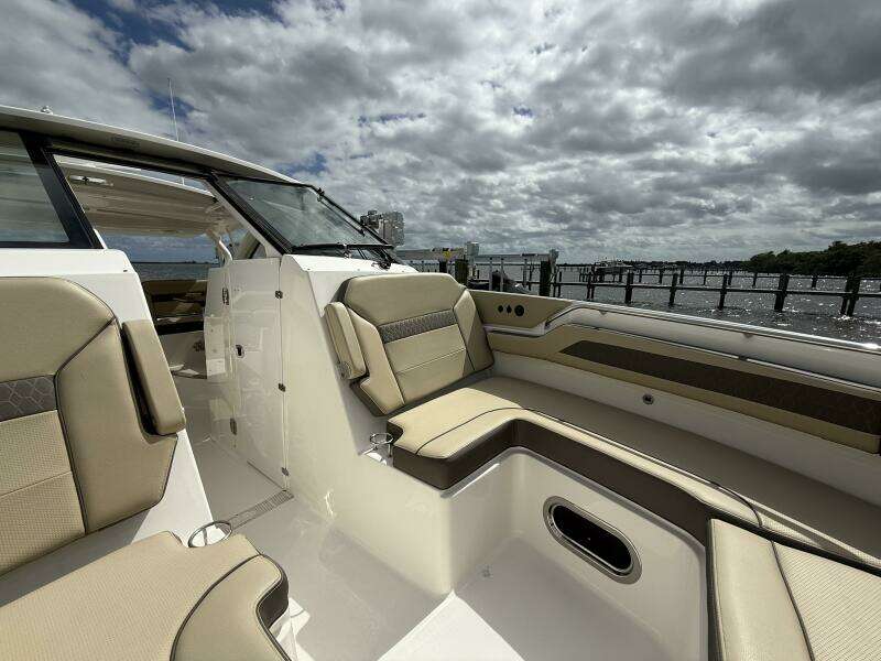 36ft Pursuit Yacht For Sale