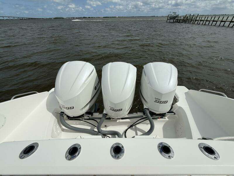 36ft Pursuit Yacht For Sale