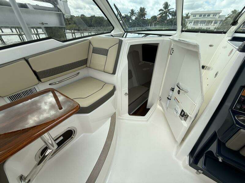 36ft Pursuit Yacht For Sale