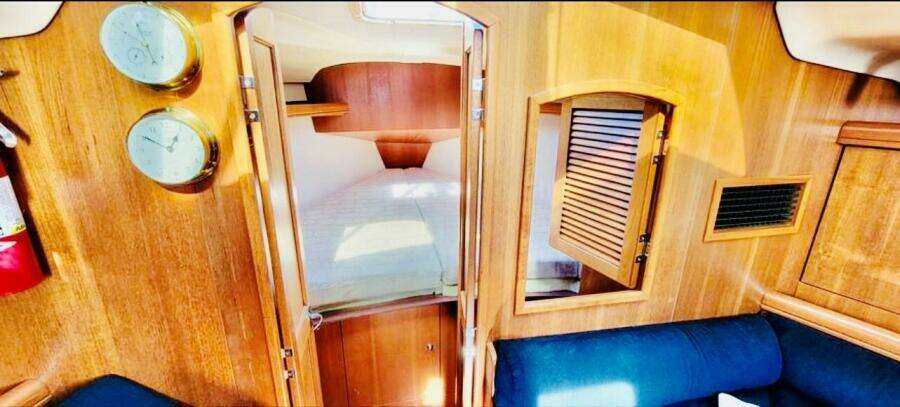 She s The One 35ft Hunter Yacht For Sale