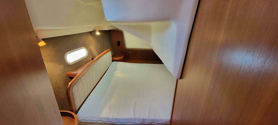 She s The One 35ft Hunter Yacht For Sale