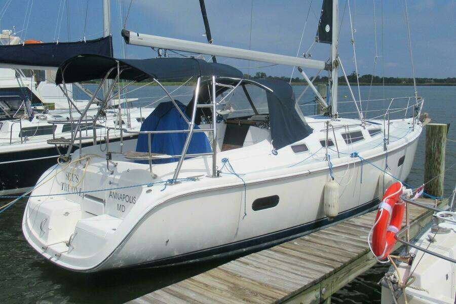 She s The One 35ft Hunter Yacht For Sale